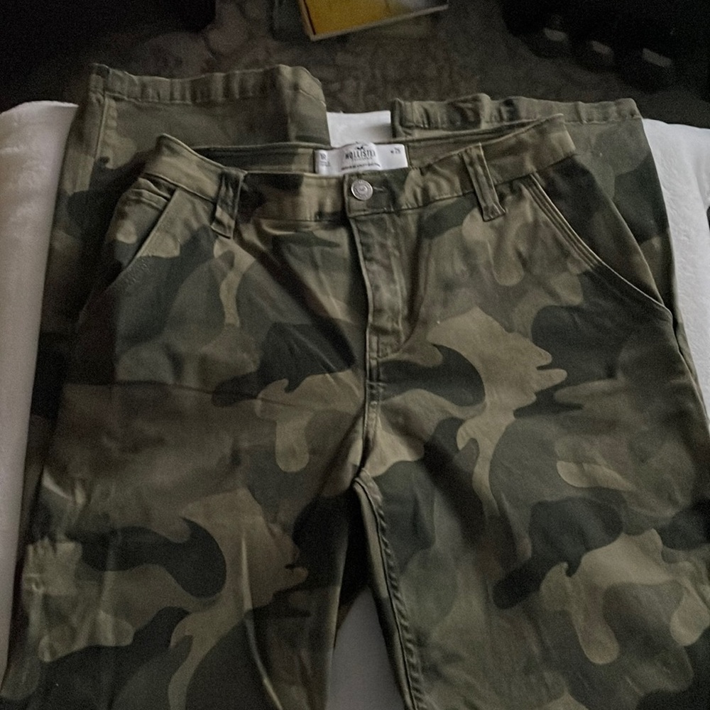 Like new Hollister Camo pants